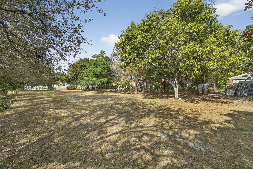 For Sale: $970,000 (4 beds, 3 baths, 2041 Square Feet)