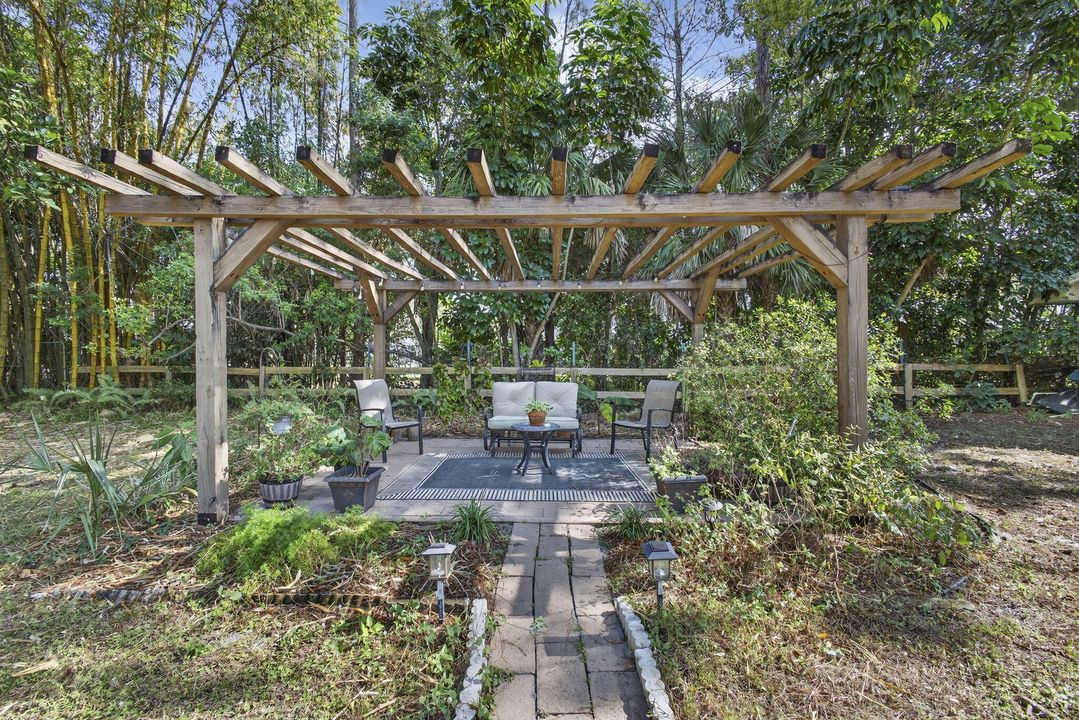 For Sale: $970,000 (4 beds, 3 baths, 2041 Square Feet)