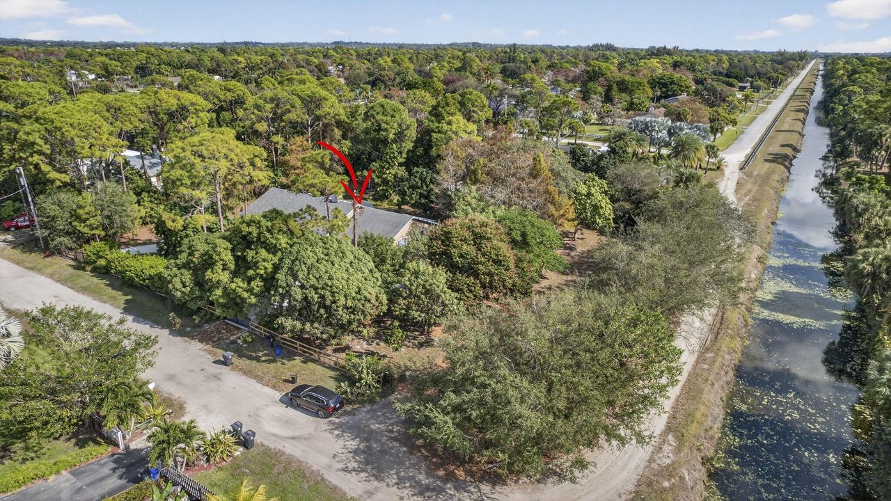 For Sale: $970,000 (4 beds, 3 baths, 2041 Square Feet)