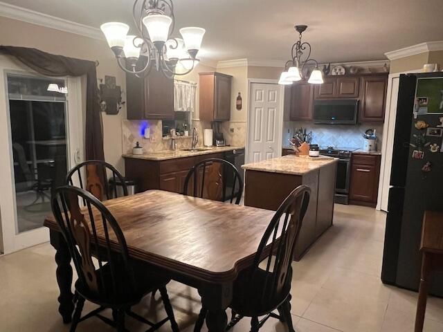 На продажу: $464,900 (4 спален, 2 ванн, 2824 Квадратных фут)