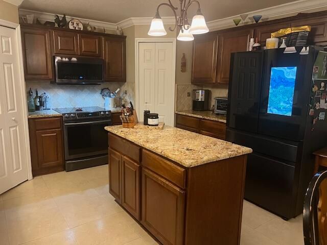 На продажу: $464,900 (4 спален, 2 ванн, 2824 Квадратных фут)