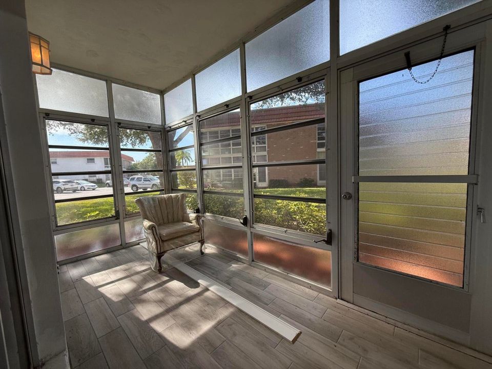 出租: $1,500 (1 贝兹, 1 浴室, 747 平方英尺)