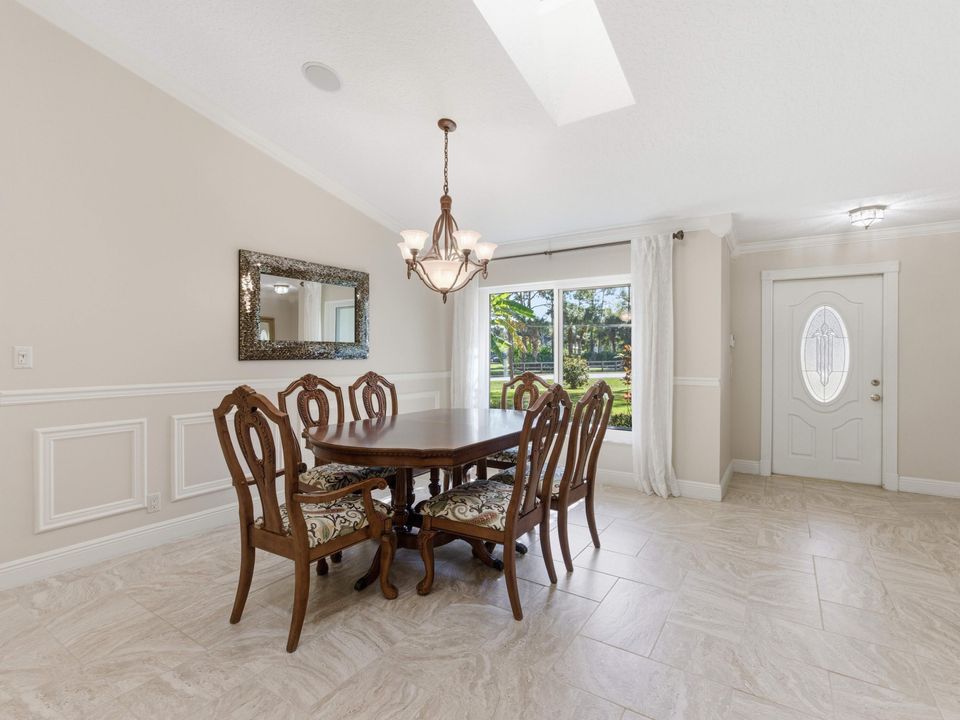 For Sale: $795,000 (4 beds, 2 baths, 1896 Square Feet)