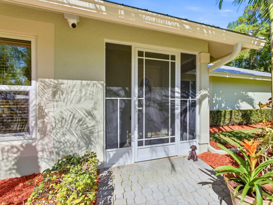 For Sale: $795,000 (4 beds, 2 baths, 1896 Square Feet)