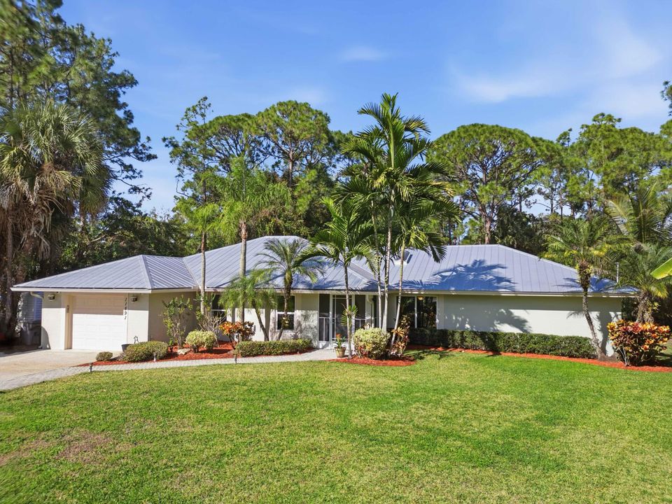 For Sale: $795,000 (4 beds, 2 baths, 1896 Square Feet)