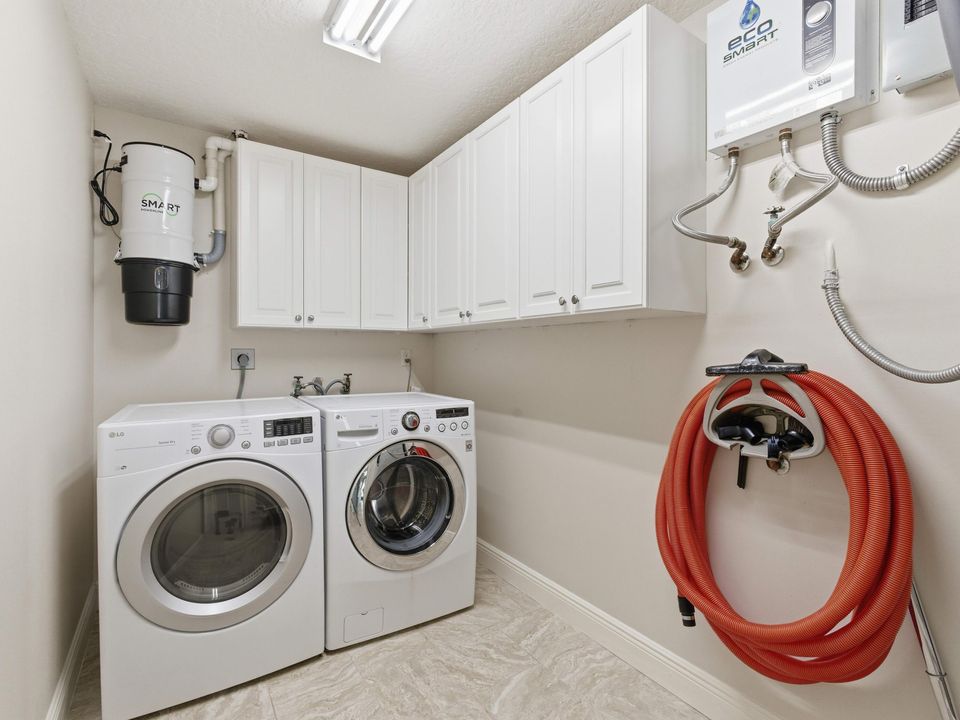 For Sale: $795,000 (4 beds, 2 baths, 1896 Square Feet)