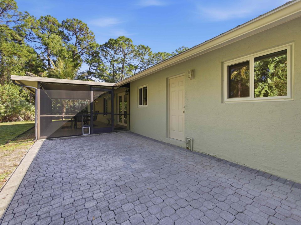 For Sale: $795,000 (4 beds, 2 baths, 1896 Square Feet)