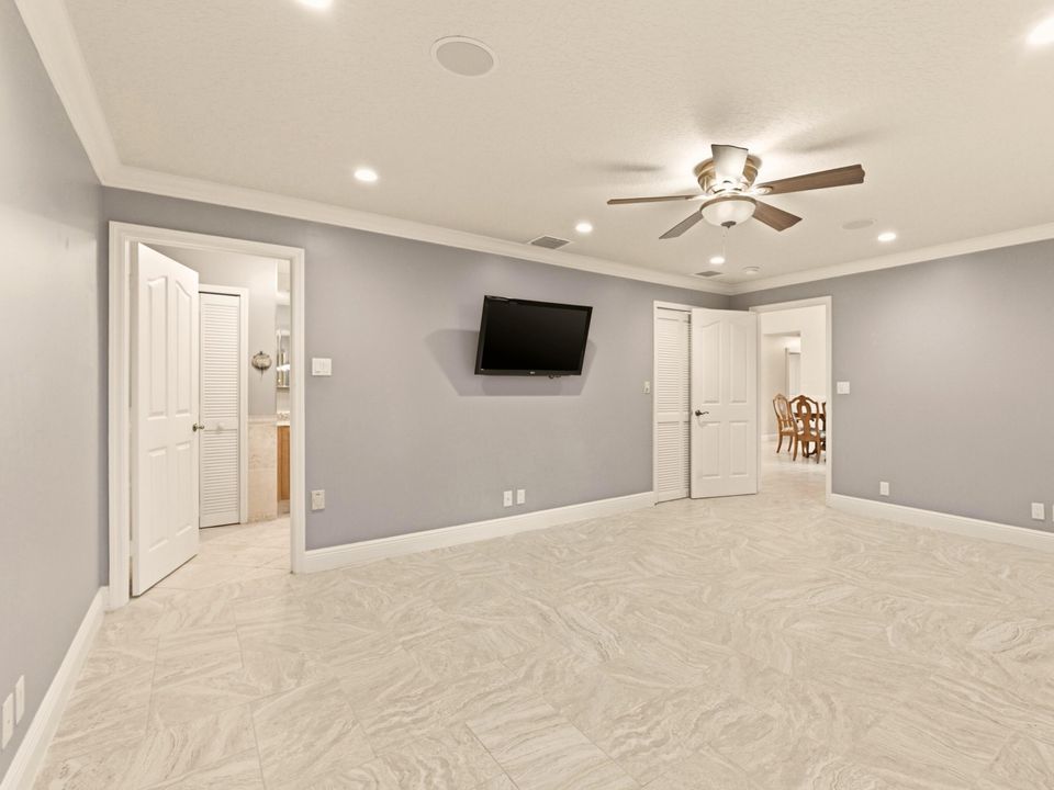 For Sale: $795,000 (4 beds, 2 baths, 1896 Square Feet)