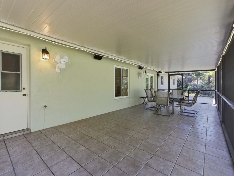 For Sale: $795,000 (4 beds, 2 baths, 1896 Square Feet)