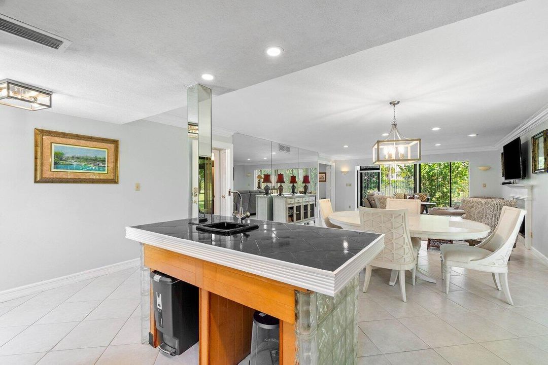 出租: $5,800 (2 贝兹, 2 浴室, 1280 平方英尺)