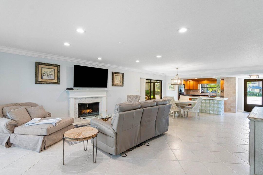 出租: $5,800 (2 贝兹, 2 浴室, 1280 平方英尺)