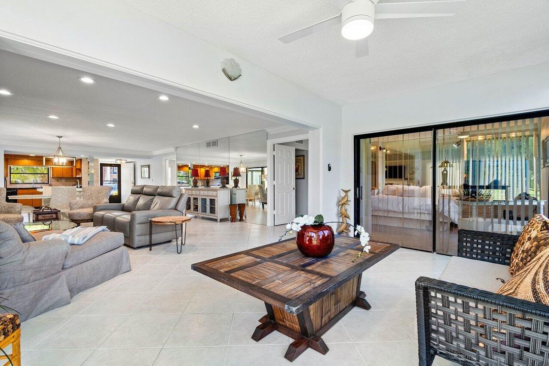 出租: $5,800 (2 贝兹, 2 浴室, 1280 平方英尺)