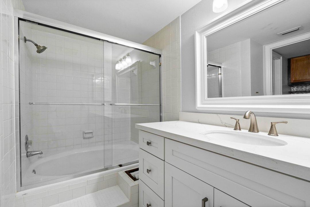 出租: $5,800 (2 贝兹, 2 浴室, 1280 平方英尺)