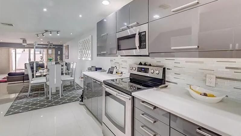 На продажу: $575,000 (2 спален, 2 ванн, 1418 Квадратных фут)