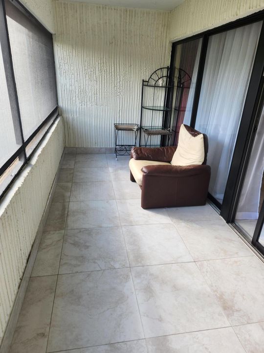 出租: $2,400 (2 贝兹, 2 浴室, 1500 平方英尺)