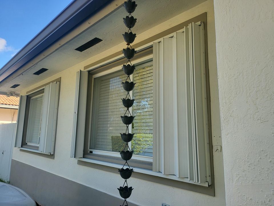 待售: $589,000 (4 贝兹, 2 浴室, 1589 平方英尺)