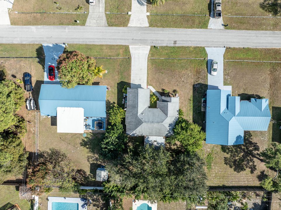 For Sale: $250,000 (3 beds, 2 baths, 1272 Square Feet)