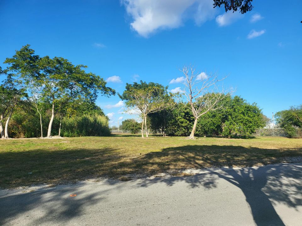 待售: $589,000 (4 贝兹, 2 浴室, 1589 平方英尺)