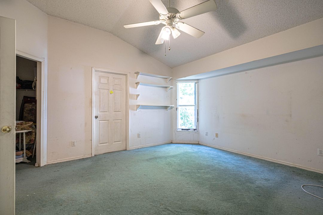 For Sale: $250,000 (3 beds, 2 baths, 1272 Square Feet)