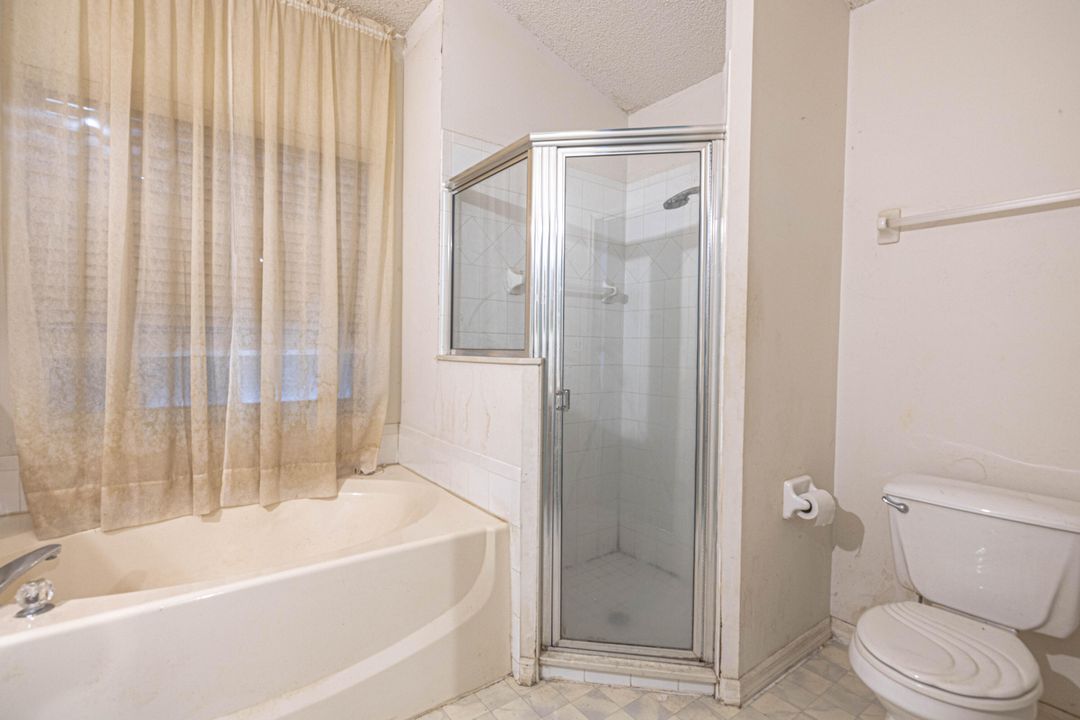 For Sale: $250,000 (3 beds, 2 baths, 1272 Square Feet)