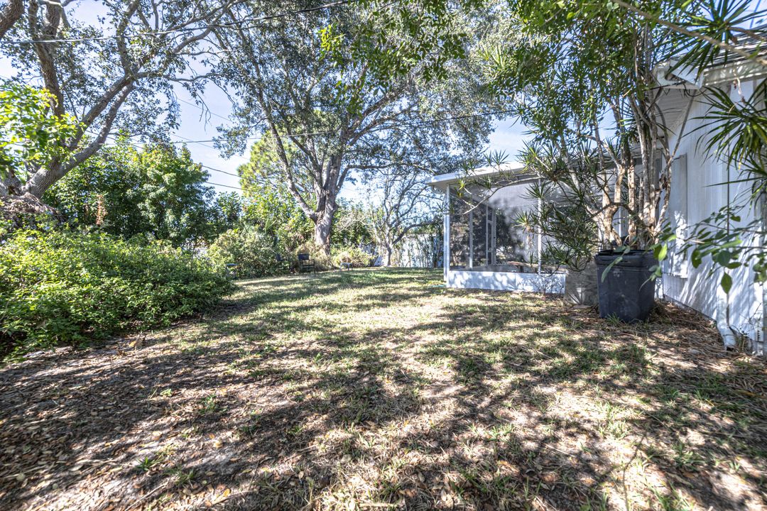 For Sale: $250,000 (3 beds, 2 baths, 1272 Square Feet)