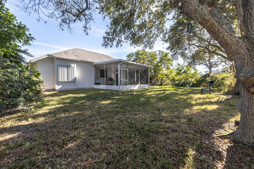 For Sale: $250,000 (3 beds, 2 baths, 1272 Square Feet)