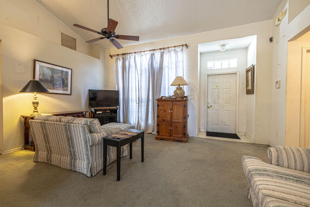 For Sale: $250,000 (3 beds, 2 baths, 1272 Square Feet)