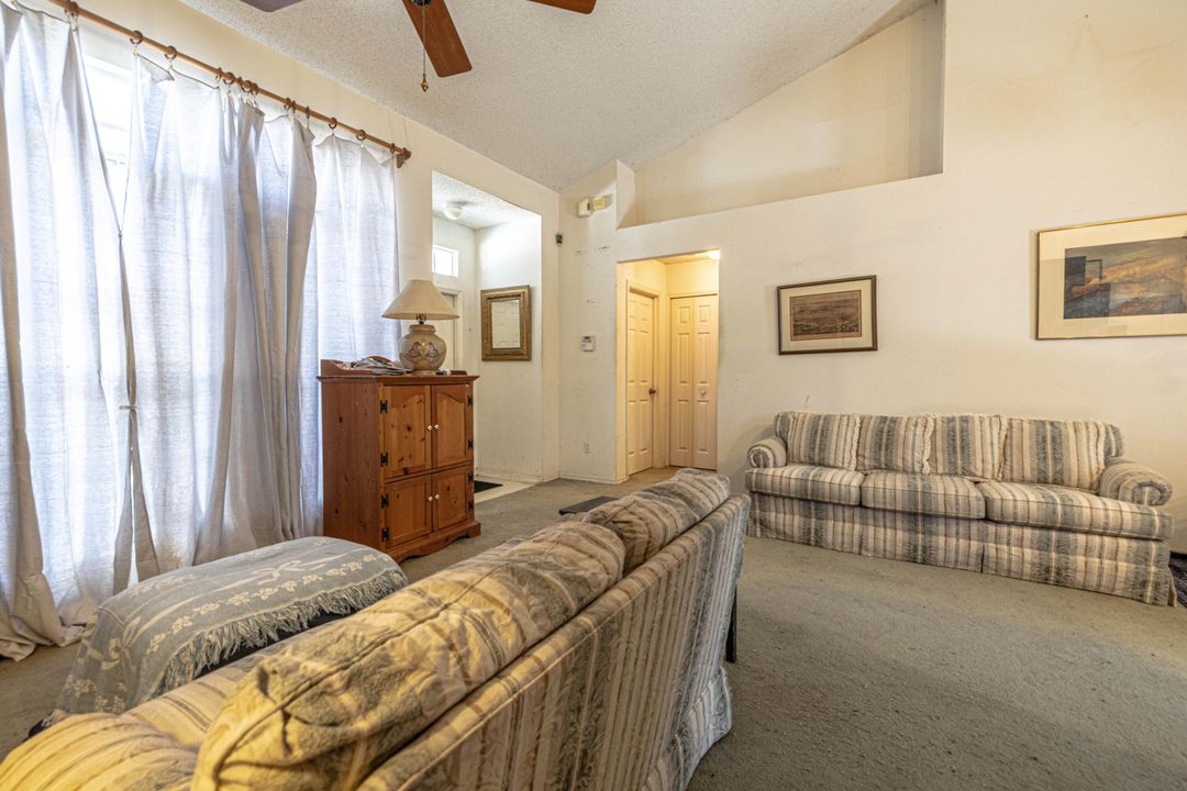 For Sale: $250,000 (3 beds, 2 baths, 1272 Square Feet)