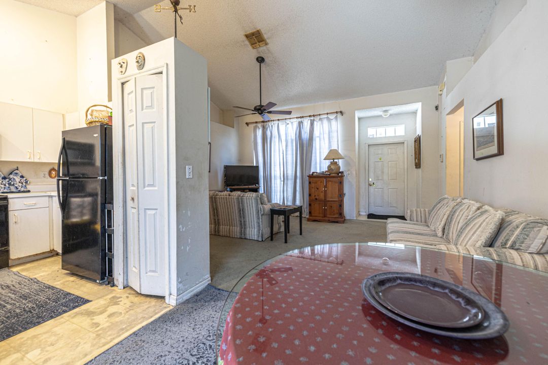 For Sale: $250,000 (3 beds, 2 baths, 1272 Square Feet)