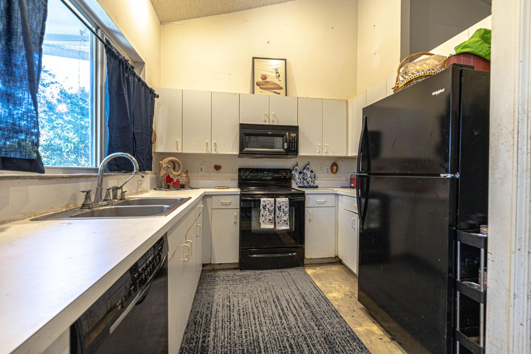 For Sale: $250,000 (3 beds, 2 baths, 1272 Square Feet)