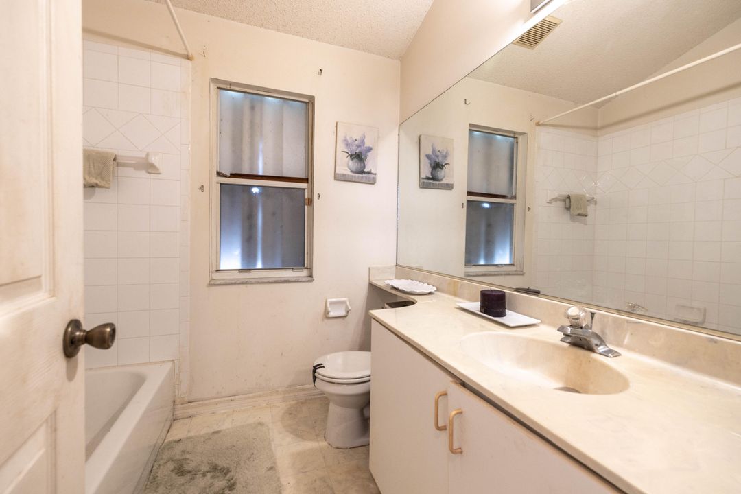 For Sale: $250,000 (3 beds, 2 baths, 1272 Square Feet)