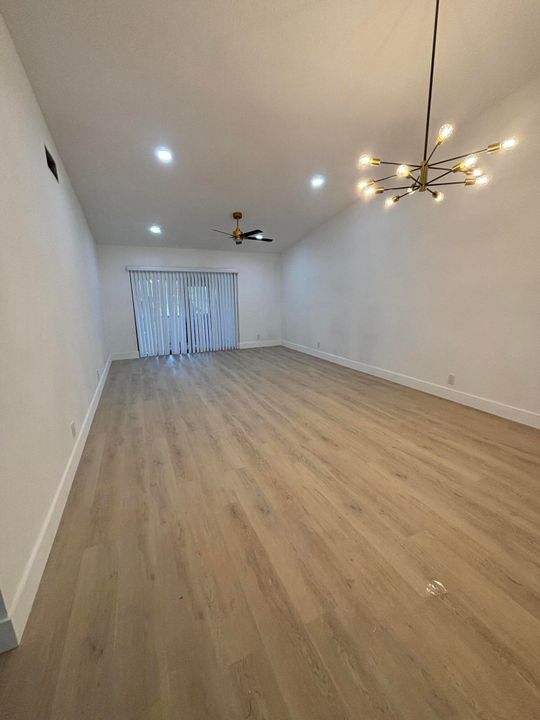 На продажу: $299,000 (2 спален, 2 ванн, 1370 Квадратных фут)