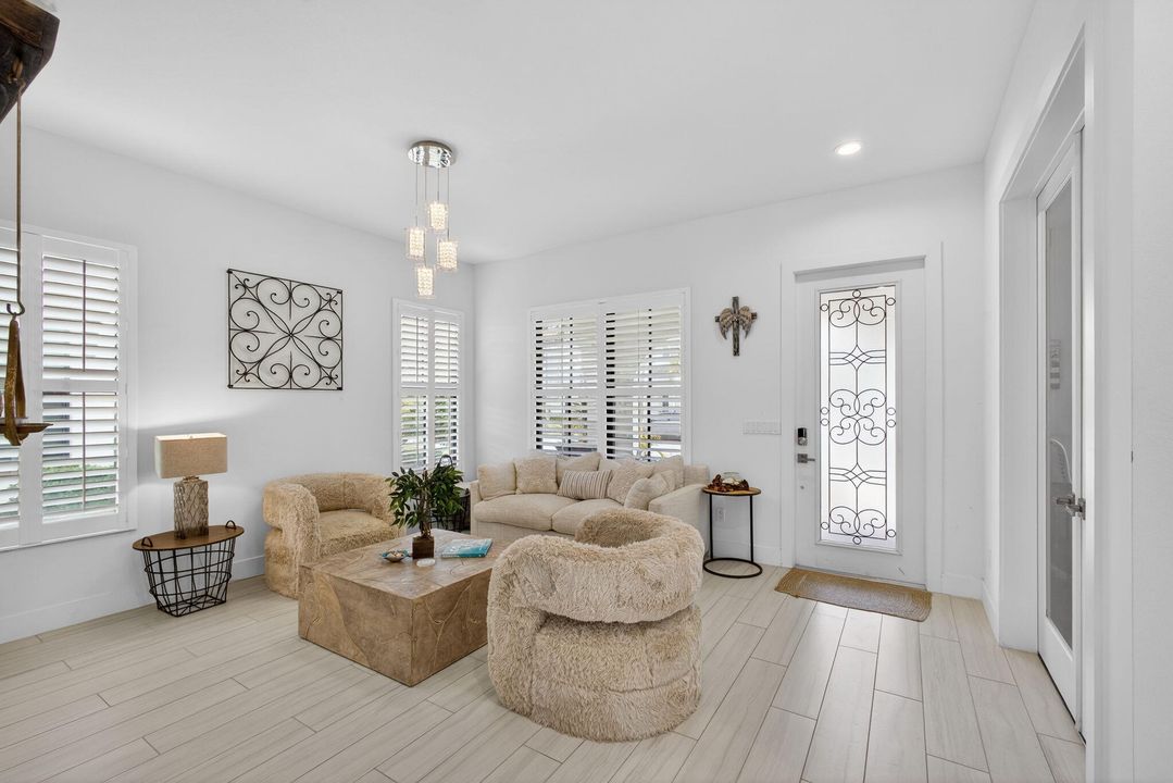 For Sale: $1,900,000 (4 beds, 3 baths, 3618 Square Feet)