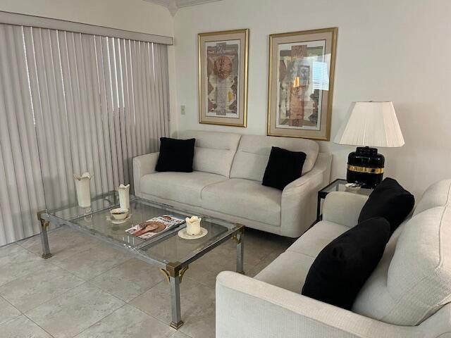 出租: $1,600 (1 贝兹, 1 浴室, 795 平方英尺)