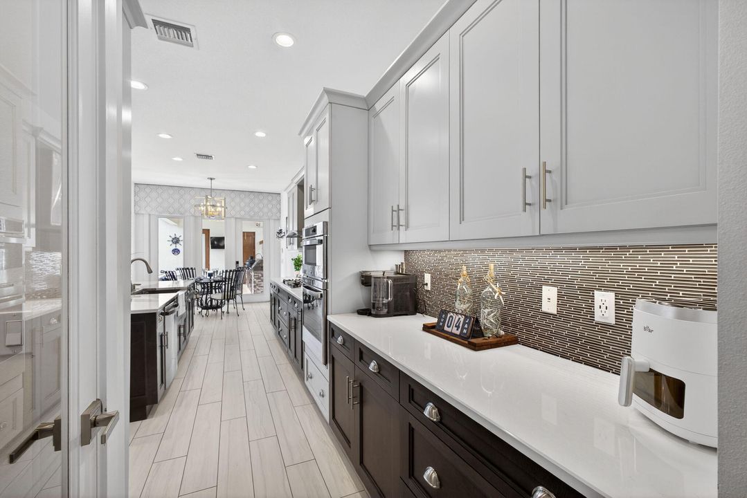 For Sale: $1,900,000 (4 beds, 3 baths, 3618 Square Feet)