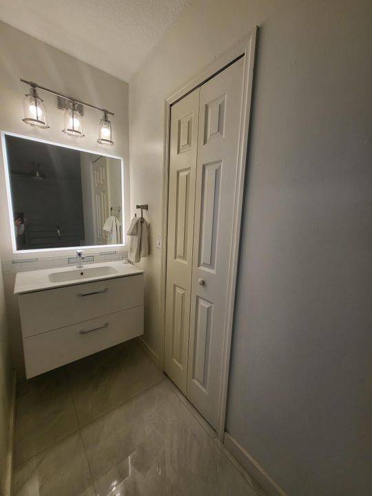 待售: $589,000 (4 贝兹, 2 浴室, 1589 平方英尺)