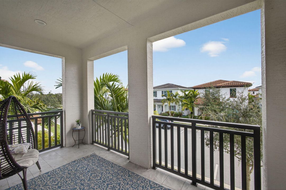 For Sale: $1,900,000 (4 beds, 3 baths, 3618 Square Feet)