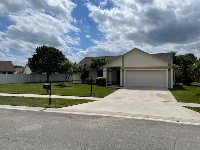 В аренду: $4,195 (3 спален, 2 ванн, 1819 Квадратных фут)