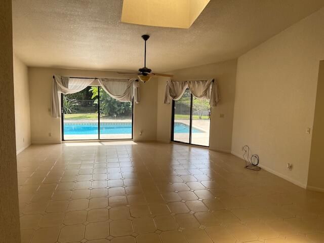 В аренду: $4,195 (3 спален, 2 ванн, 1819 Квадратных фут)