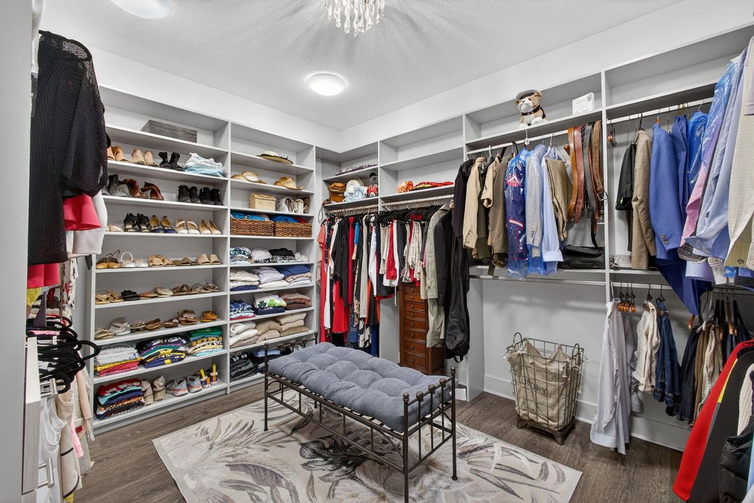 For Sale: $1,900,000 (4 beds, 3 baths, 3618 Square Feet)