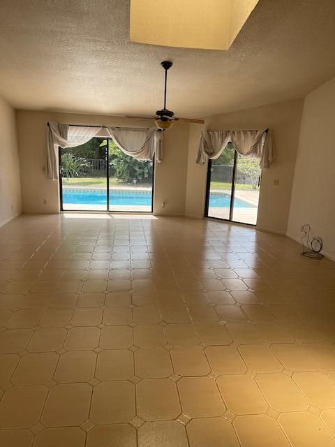 В аренду: $4,195 (3 спален, 2 ванн, 1819 Квадратных фут)