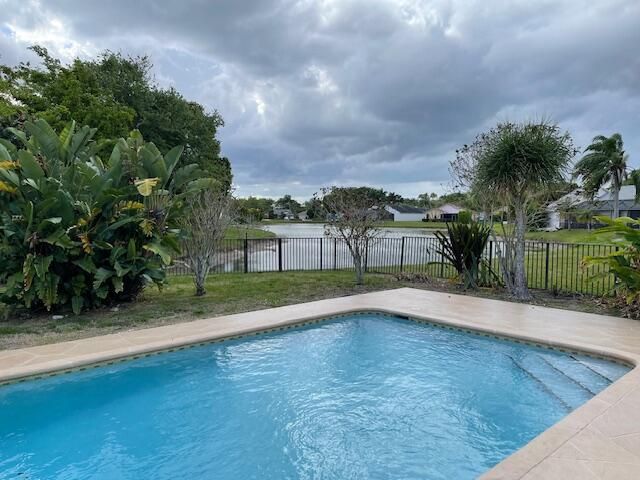 В аренду: $4,195 (3 спален, 2 ванн, 1819 Квадратных фут)