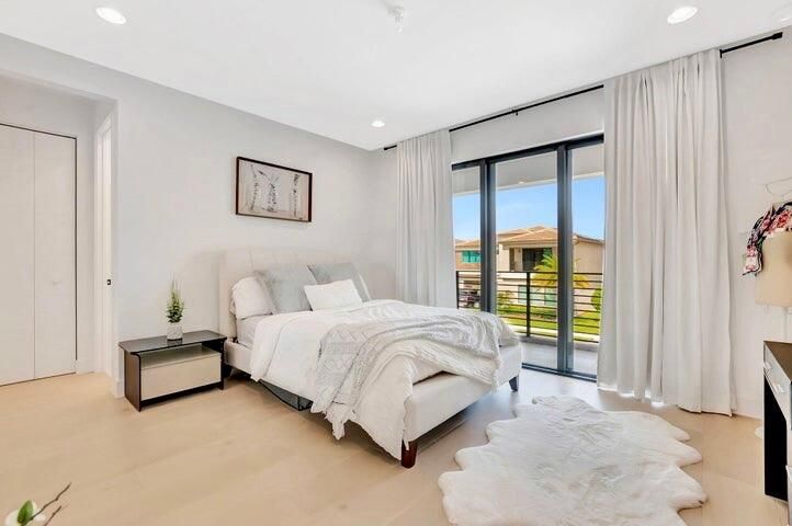 待售: $2,879,000 (5 贝兹, 5 浴室, 4996 平方英尺)