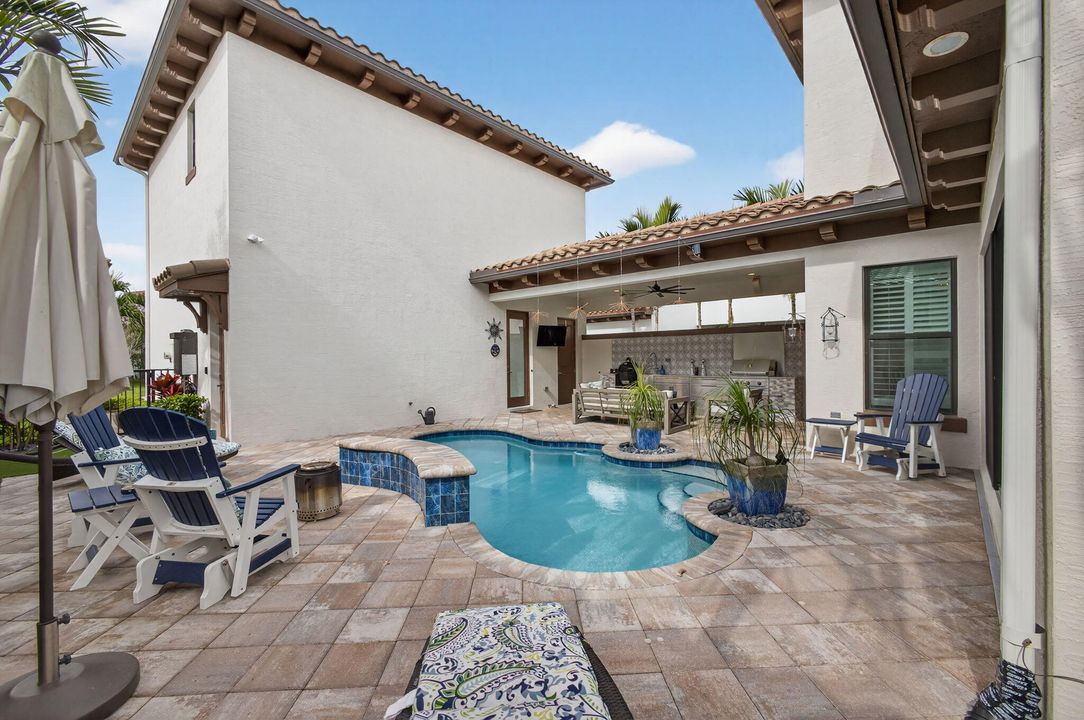 For Sale: $1,900,000 (4 beds, 3 baths, 3618 Square Feet)