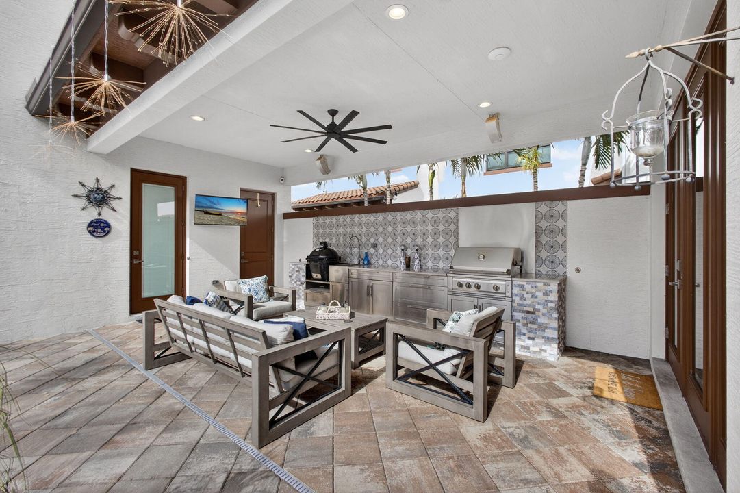 For Sale: $1,900,000 (4 beds, 3 baths, 3618 Square Feet)