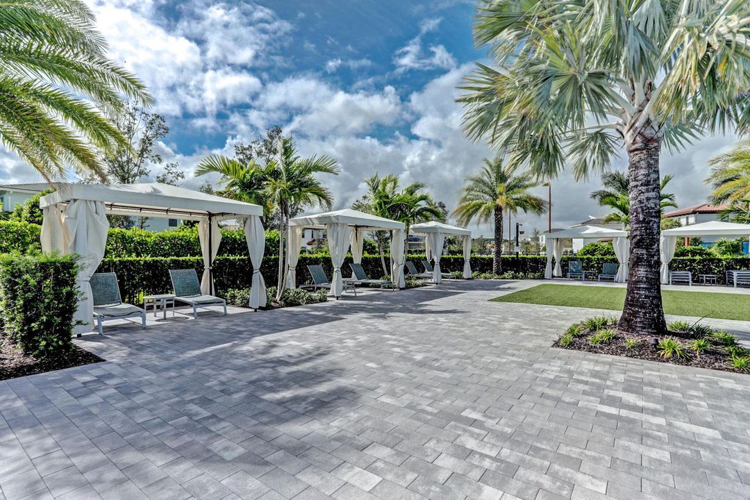 For Sale: $1,900,000 (4 beds, 3 baths, 3618 Square Feet)