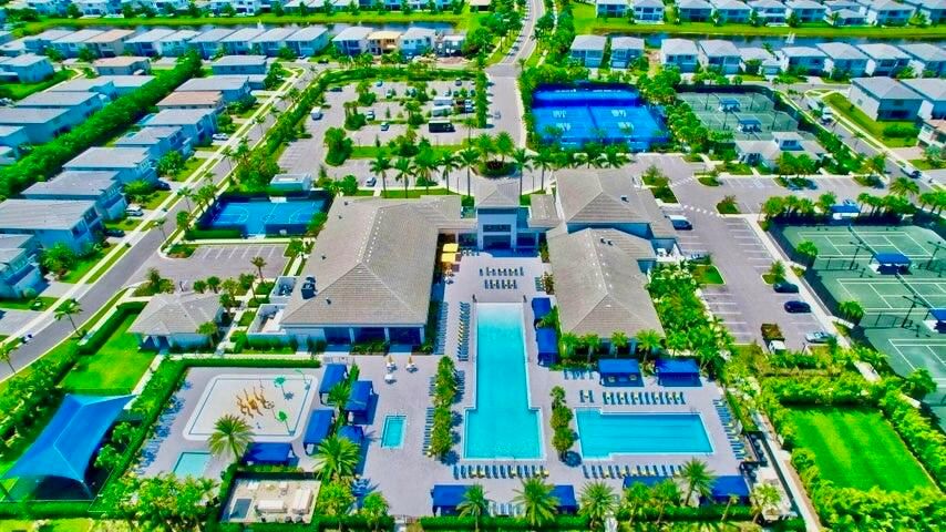 待售: $2,879,000 (5 贝兹, 5 浴室, 4996 平方英尺)