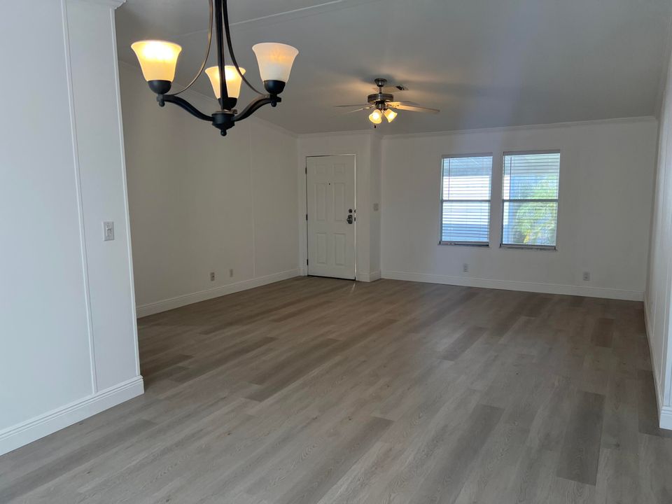 На продажу: $160,000 (2 спален, 2 ванн, 1476 Квадратных фут)