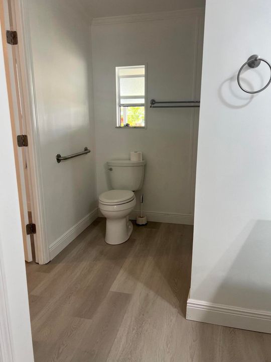 На продажу: $160,000 (2 спален, 2 ванн, 1476 Квадратных фут)