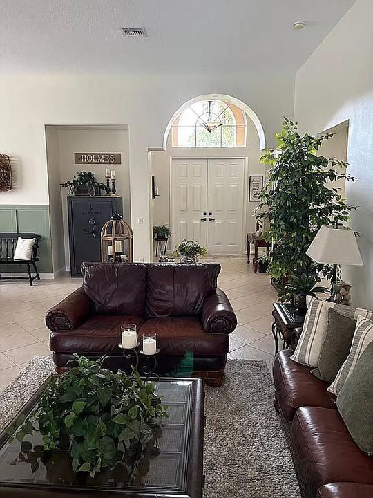 En Venta: $549,999 (3 camas, 3 baños, 2365 Pies cuadrados)